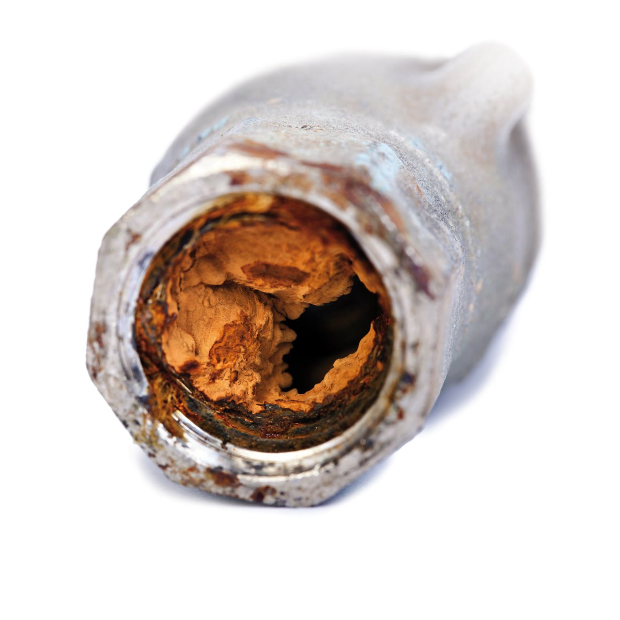  Demineralized water impact on metals