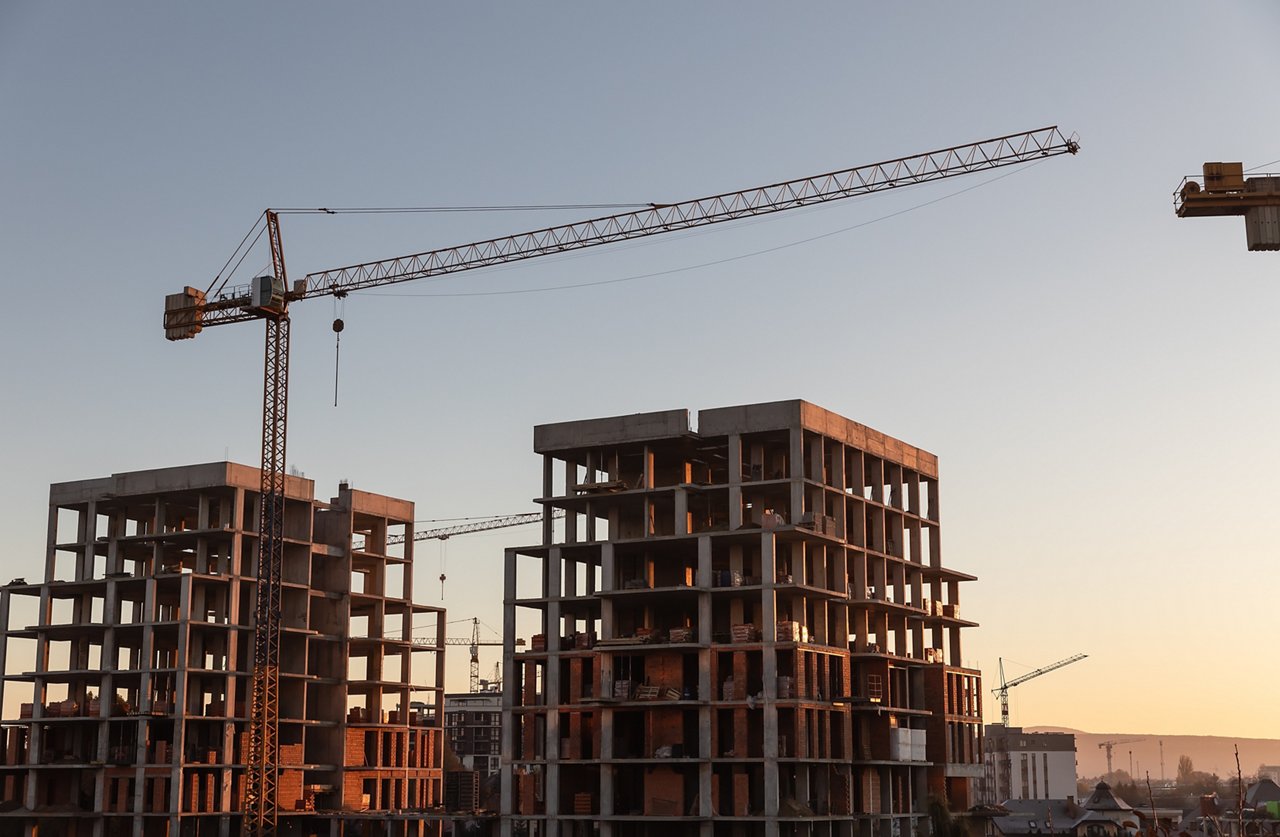Construction_site_twilight_shutterstock_2541069295