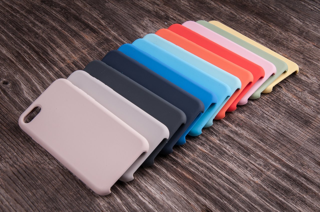 Multicolored plastic back covers for mobile phones