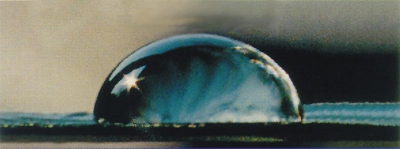 Wassertropfen ohne Zugabe von Netzmittel