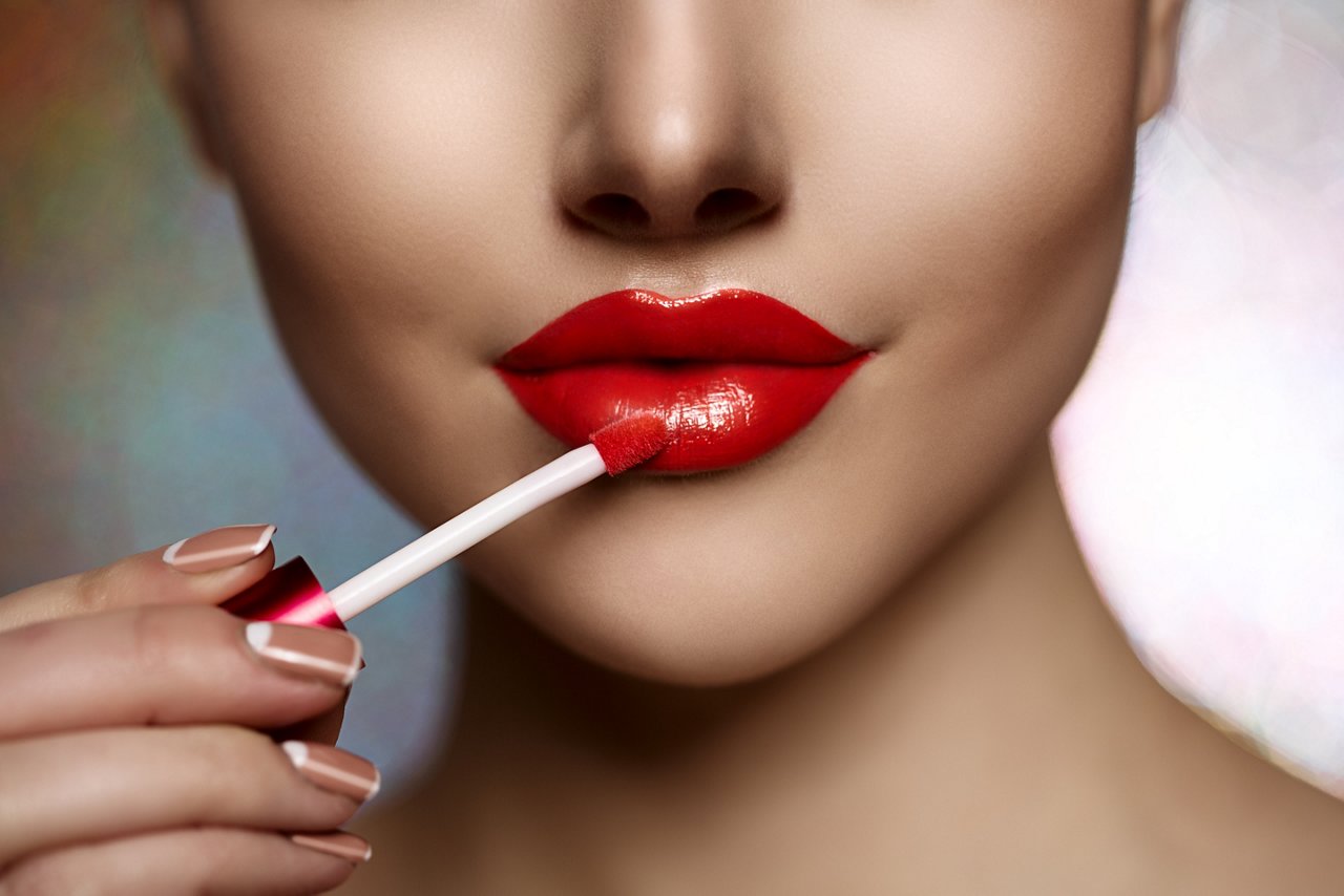 shutterstock_494453590 Personal care home care red lipstick